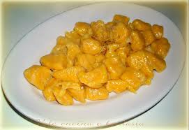 Gnocchi di zucca con noci