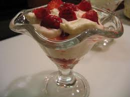 Coppette di crema al mascarpone e fragole