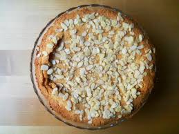 Crostata con robiola e amaretti